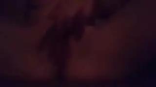 استثارة القضيب الخجول للدخول في جنس جماعي مليء بالسائل المنوي
