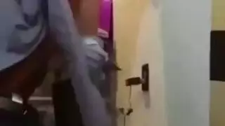 اجنبي نيك في الحافلة جامد
