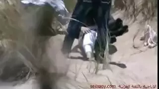 شرموطه بتحكي مكالمه مع حبيبه وتضرب سبعه