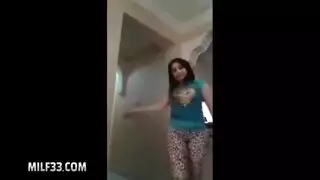 فيديو رقص عربي صريح يحتوي على مؤخرة كبيرة تُمارس فيها الجنس الشرجي