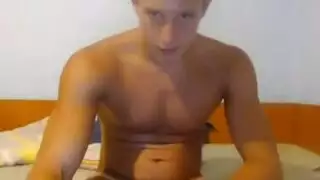 ولد يلحس كسمه