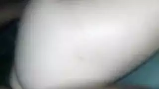 شقراء ساخنة تمص قضيباً صلباً وتتلقى حملاً داخلياً غزيراً
