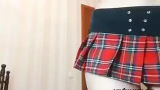 مشهد إباحي: يابانية حمراء الشعر تظهر كسها الكثيف