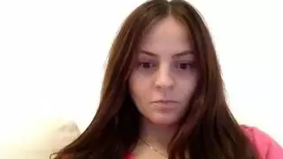 أثداء طبيعية ضخمة عاهرة برونيتية تلعب بثدييها الكبيرين