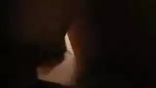 شقراء ذات مؤخرة كبيرة تخوض جنس شرجياً عنيفاً
