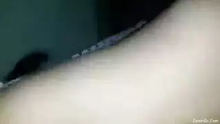 ميلف فاتنة تهيمن على مشهد إباحي صريح مع شاب
