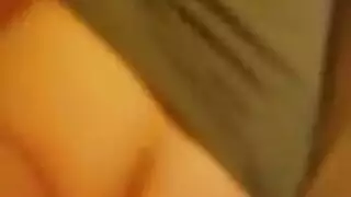 جلسة ثنائية هاوية مع رجال شباب متحمسين