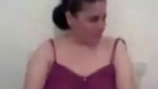 علاقه جنسيه برومانسيه على السرير ويكون هو اللي فوقيها