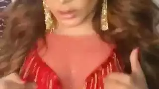 تدليك إيروتيكي ينتهي بالقذف الداخلي والرش