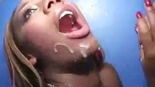 فرنسي مترجم وقذف بالكس