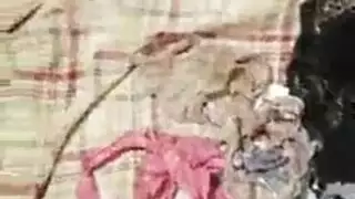 فتيان مراهقون في إباحية اختراق مزدوج على سطح صلب
