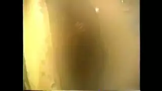 الزوجة المشاغبة تمارس الجنس مع ابن زوجها في الحمام