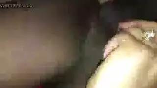 علبة جماعية في الجاكوزي تدريب عاهرات جديدات على فعل قوي