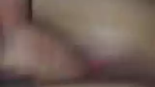 فرج ضخم يتم اختراقه بعمق في فيلم إباحي عنيف
