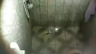 سيدات الحريم الممتلات في جنس جماعي صريح