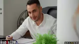 وظيفة المكتب تتحول إلى مهرجان جماع شرجي إباحي في مكان العمل