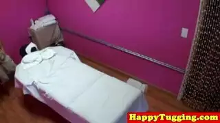 ركوب الموجة القرمزية: مشاهد قذف داخلي مكثفة