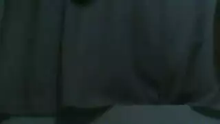 أثداء ناعمة بيضاء مثالية تُمارس عليها الجنس وتُغطى بالسائل المنوي