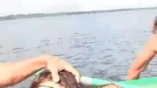 جدة عربية تستمتع بقحف عميق وجنس قوي