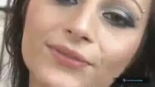 كرتون بورنو عنيف: مص الأثداء، لحس البظر، وتداعس فرجها