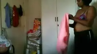 جنس كلب صريح: لقاء حيواني مع مراهقة