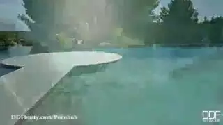 فيلم إباحي كامل: كلوديا الشمالي تمارس الجنس أمام الكاميرا