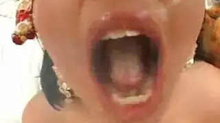 شرج قاسي بعنف بلعبة كبيرة