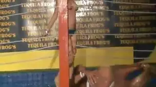غرفة هادئة، رغبات صاخبة: جنس فموي سحاقي إكس إكس إكس