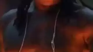 يغتصب خالته في بيتها
