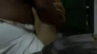 سكس هندي صريح: فارس بقضيب كبير يمارس الجنس مع صديقة العائلة بشدة