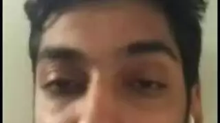 الفتاة الهندية تستسلم لانتصاب الرجل الإيطالي الضخم