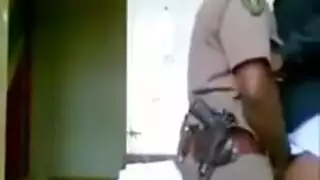 نداء الواجب: جنس صريح بين زملاء يرتدون الزي الرسمي