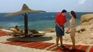 مقطع إيروتيك مصري: هند صبري تمارس الجنس بالمايوه