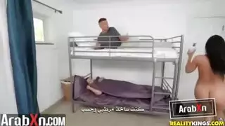 اباك في العمل نيك امك مترجم
