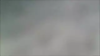 تسلل لجلسة مص قضيب إباحي صعب بعد أن ناك الجار أختها