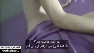 أخت تتعلم الجنس الفموي العميق من أخ جنس فموي محارم