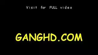 سكس جماعي ياباني: ممارسة مثلثة قذرة تتحول إلى نيك جماعي