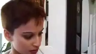 بورن أوروبي مكثف: كارلا كوكس تتوسل لجماع شرجي قاسٍ