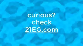 شقراء مثارة تُدهن بالزيت وتُمارس الجنس معها في كل زاوية من الاستوديو