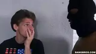 قبض عليها تخون: الزوجة الساخنة تحب ركوب القضيب الأسود الغليظ