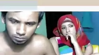 إباحية تعدد الشركاء الجنسيين مع جزائرية محجبة وعشاقها