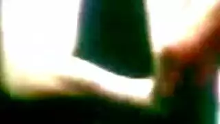 عميل يصور فيلمًا إباحيًا له وهو يمارس الجنس مع عاهرة مغربية في مؤخرتها