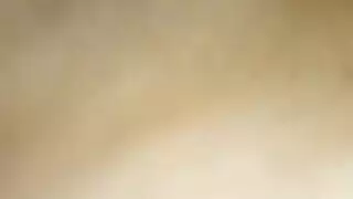 عاهرة مصرية يائسة من أجل جنس قوي، تستمني كسها المبلل
