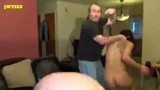 سكس حار جدا مع صديق زوجي ينيكني في كسي بقوه