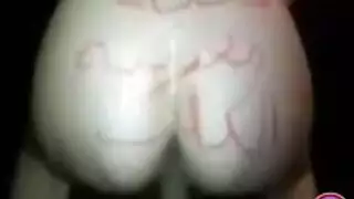  فرج مراهق في الشبق يحتاج إلى قضيب صلب