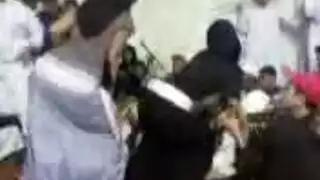 بورن في خيمة البدو: راقصة الصحراء تتعرض للجماع بقوة