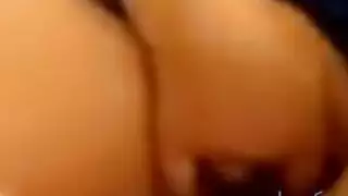 عاهرة شرق أوسطية تظهر حركة فم صريحة