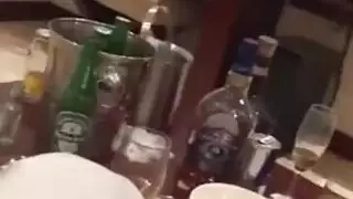 أم جنوب آسيوية جذابة تُنادى بعمق في جميع الفتحات