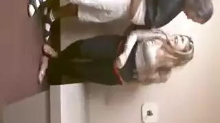 حركة كاميرا مباشرة: بنت لبنانية تتوسل للمزيد