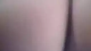 الكاميرا على خديها: تسجيل هاوي للشرج